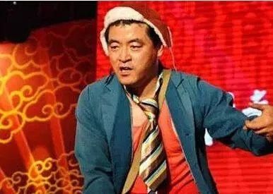 小黄飞那么火 本山大叔为啥没收她做徒弟呢?