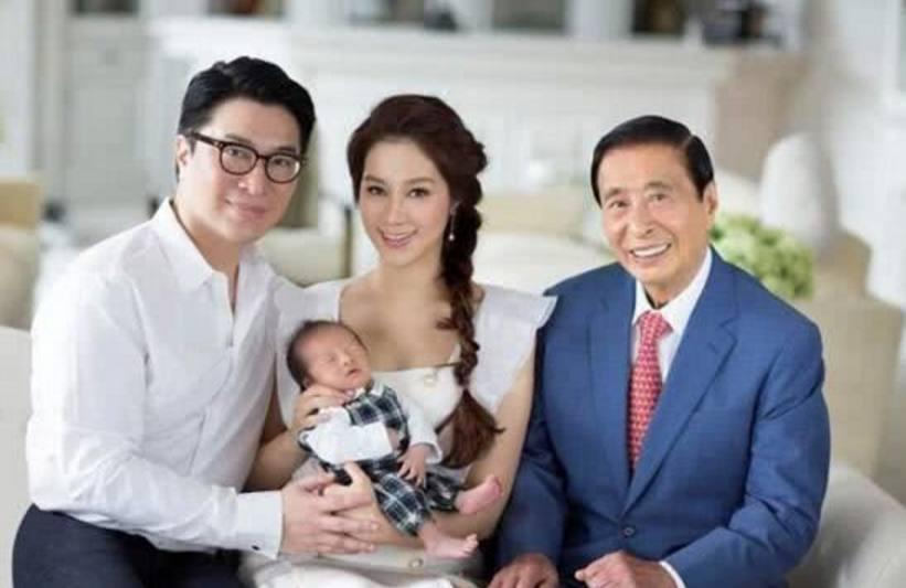 徐子淇生第五胎公公豪赏10亿,郭晶晶生第三胎