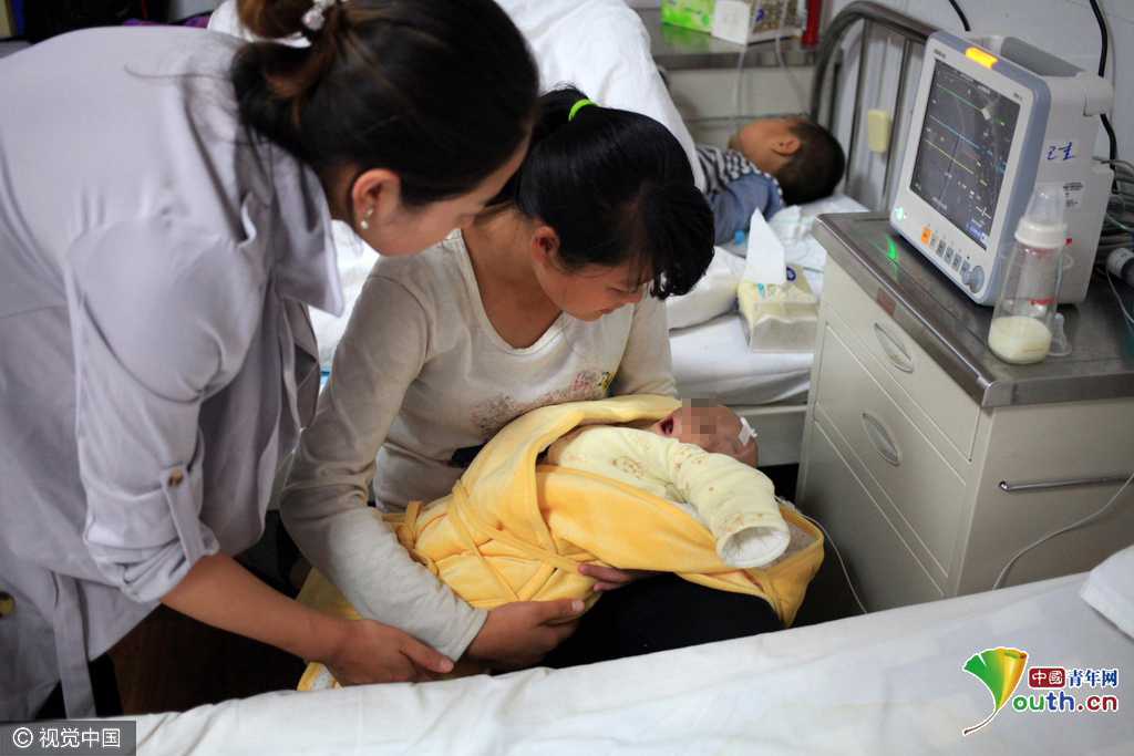 新妈妈奶水不足婴儿"骨瘦如柴" 数百位女士献奶