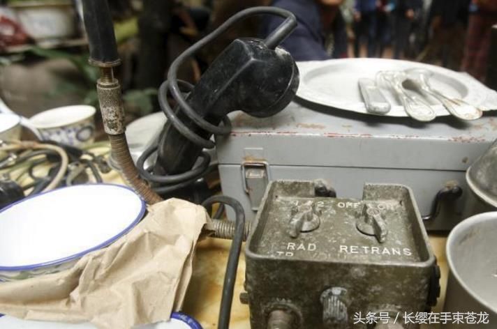 越南河内旧货市场出售越战时期美军装备