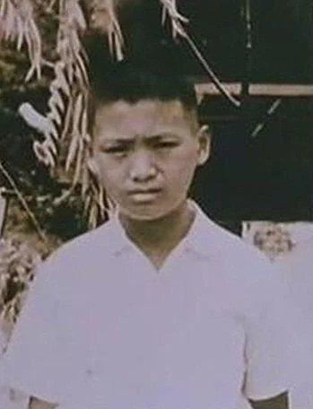 摸了劳斯莱斯方向盘被打耳光的周润发, 他现在