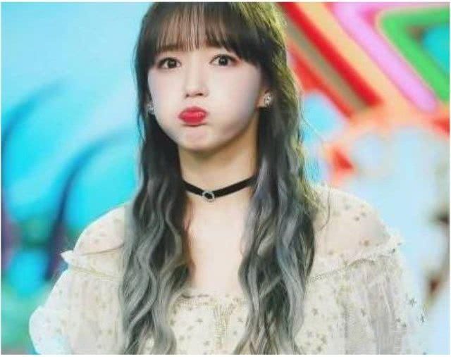 王思聪发文嘲笑女团太土,程潇与王一博劲舞博