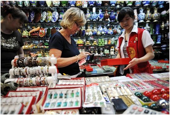 外国游客到中国旅游的人数在减少,老外说出理