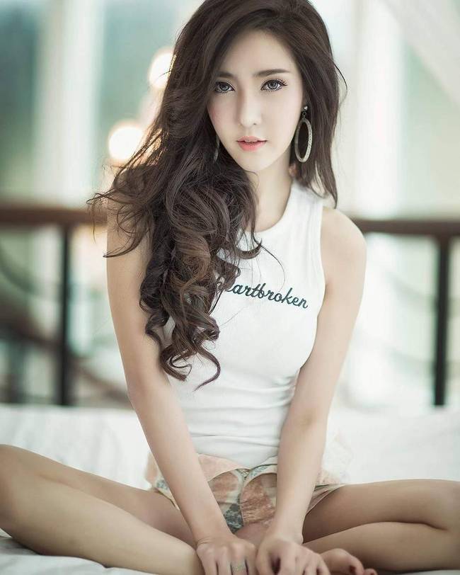 最火辣美女长这样!泰国嫩模玉肌白皙翘臀性感