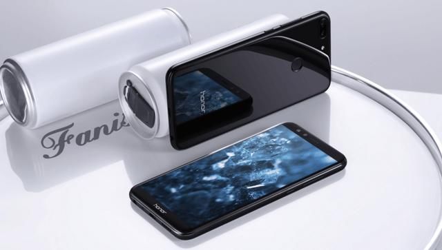 荣耀v10和华为p10相比哪个更值得拥有?不仅仅