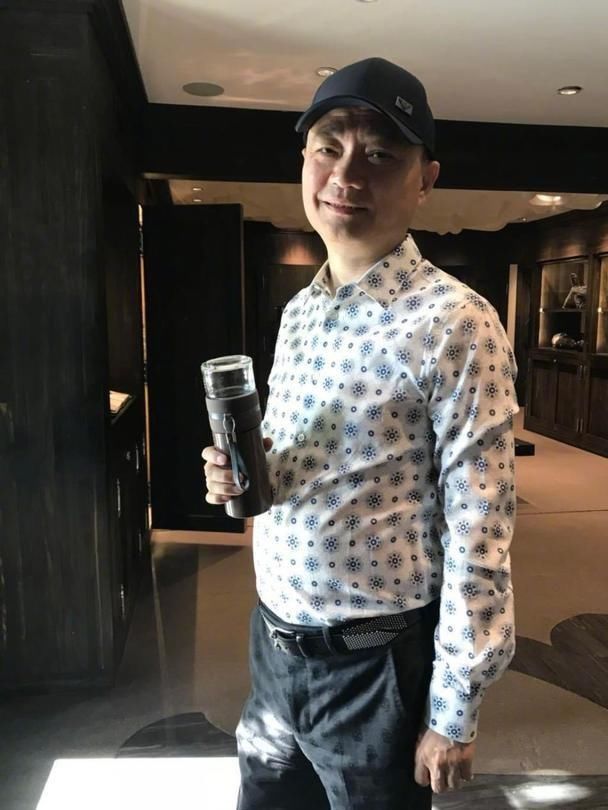 王中磊甩股即将跑路?崔永远再爆冯小刚和华谊