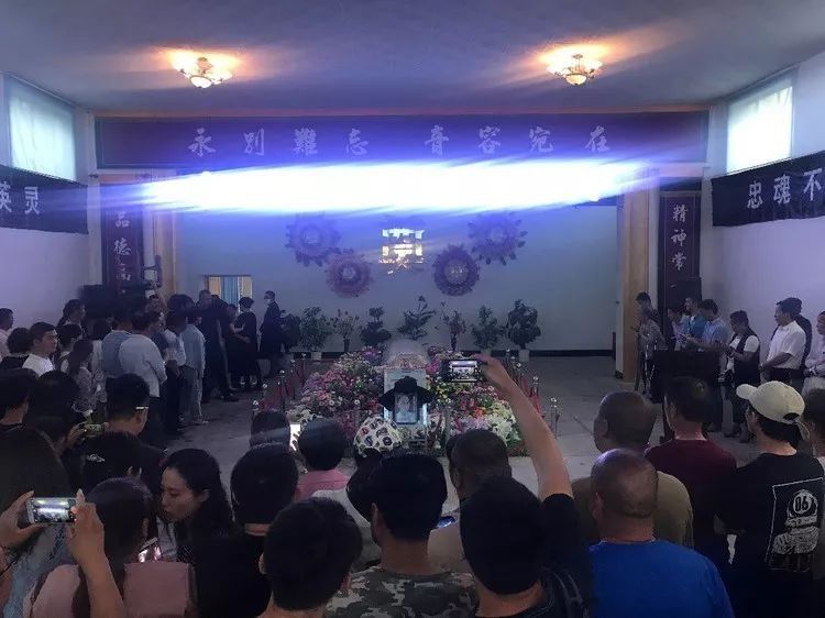 一场被围观的自杀--庆阳女孩死亡路上沉默的帮