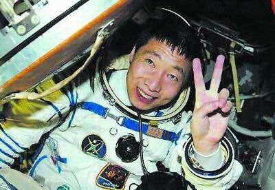 中国首次飞向太空却遇到诡异声音敲门, 杨利伟