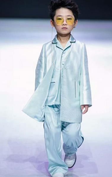 家门口的米兰时装周-少年儿童亲子百城大秀,超