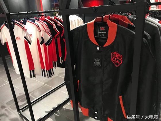 老金评LGD电竞俱乐部旗舰店开业:电竞周边产