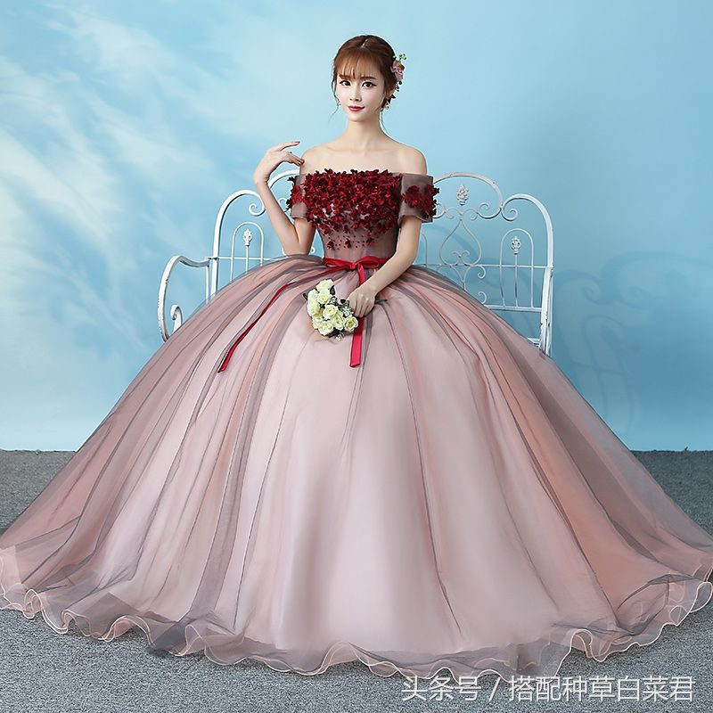 看看12星座晚礼服!个个像公主,狮子水瓶华丽的