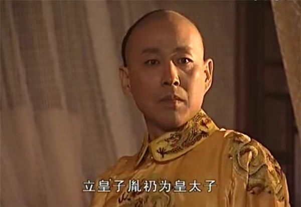 索额图高居首辅为何多次谋杀康熙,对比太子说