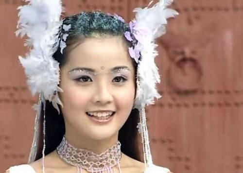 谁说鼻子不好看就一定丑?这些塌鼻子女明星照