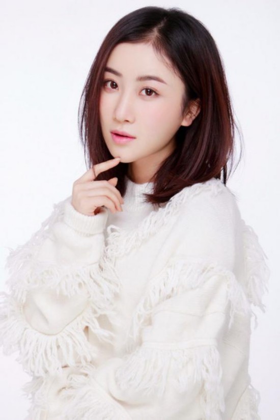 李思琪亮相《镇魂》开机发布会 戏里戏外受期待