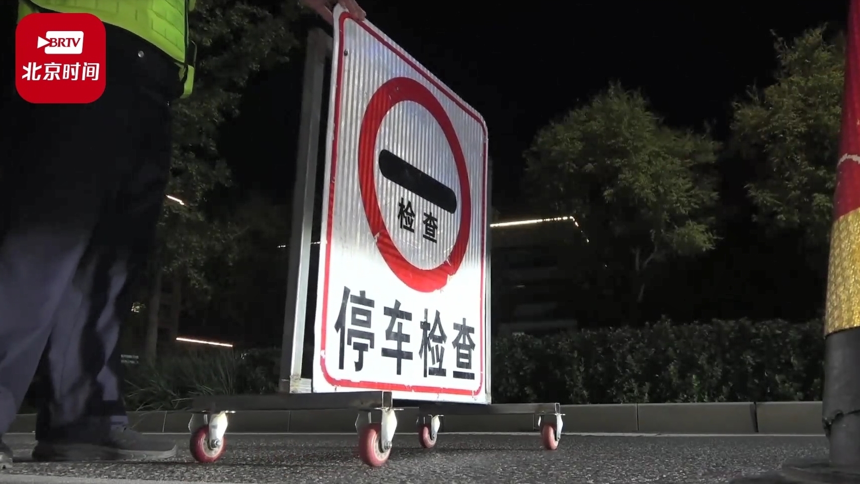 离谱！男子酒驾遇交警，脱口而出“我就喝了点可乐”