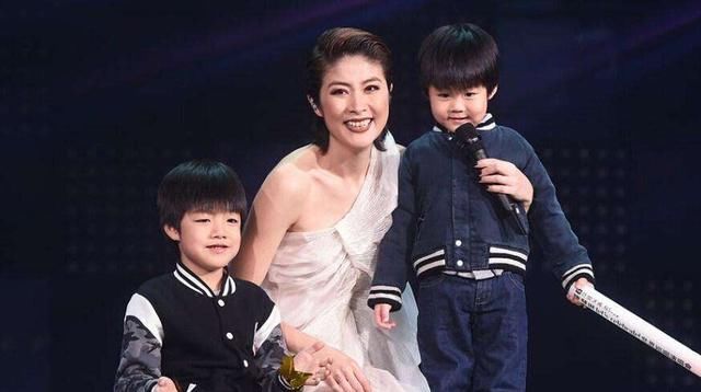 连向华强都要让她3分,身价100亿,16年却只爱一