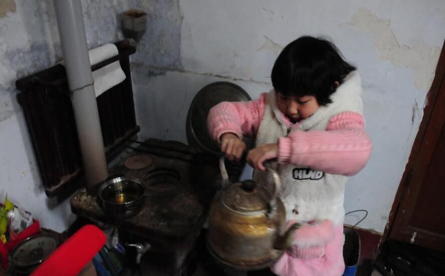 女子患癌症丈夫悄然离家 留下7岁女儿