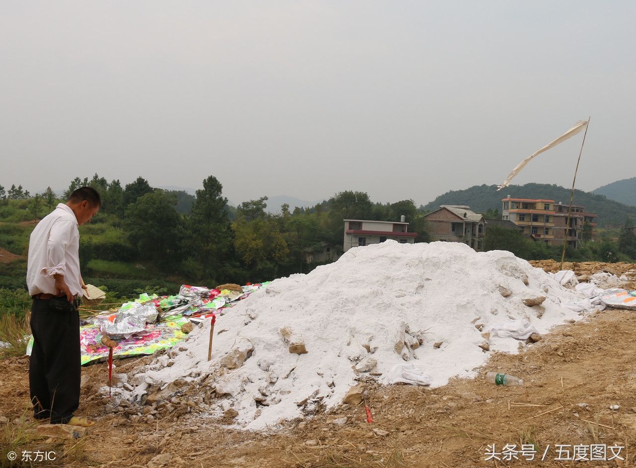 42岁父亲带两初中生儿子水塘摸螺蛳,父子3人溺