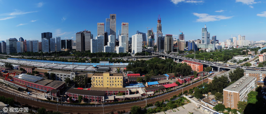 北京CBD是西起东大桥路、东至东四环，南起通惠河、北至朝阳北路之间7平方公里的区域。这里是摩托罗拉、惠普、三星、壳牌、丰田、通用、北京现代、德意志银行等众多世界500强企业中国总部所在地，也是中央电视台、凤凰卫视、人民日报、北京电视台传媒企业的新址，是国内众多金融、保险、地产、网络等高端企业的所在地，也拥有众多微型信贷服务机构，是金融工具的汇集之处，代表着时尚的前沿。同时，CBD又是无数中小企业创业和成长的摇篮。