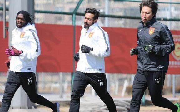 神了!罕见率领两支中甲球队冲超!他是里皮足球