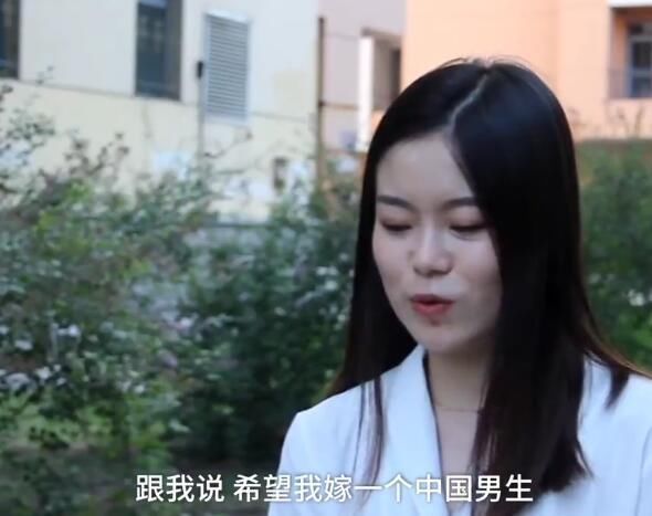 韩国女生跟中国男子谈恋爱,直言:中国的男士会