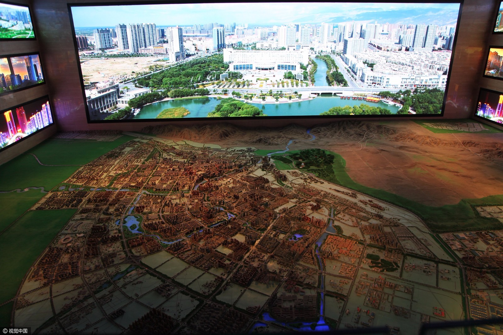 裸眼3D看城市全景 高科技数字沙盘亮相新疆