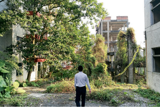 据当年11月1日广东地方媒体《羊城晚报》的报道称——"澳洲山庄的小