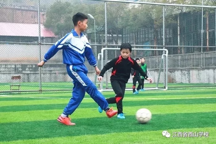 南昌市青少年校园足球联赛火热进行|江西省西
