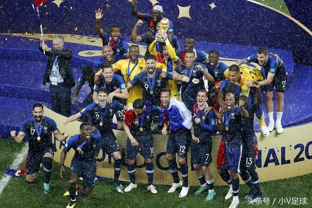 中国足协又献奇招?或效仿欧洲归化球员,华裔天