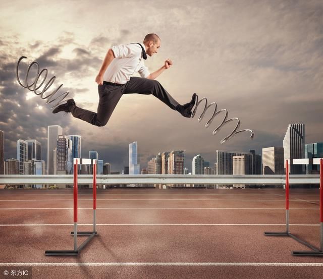 华为新员工写万言书提建议,任正非却批复辞退