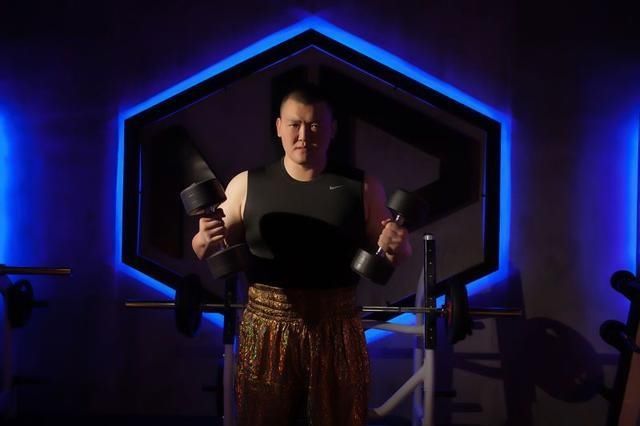 中国骄傲!张君龙排名力压两大重量级拳王,黄种