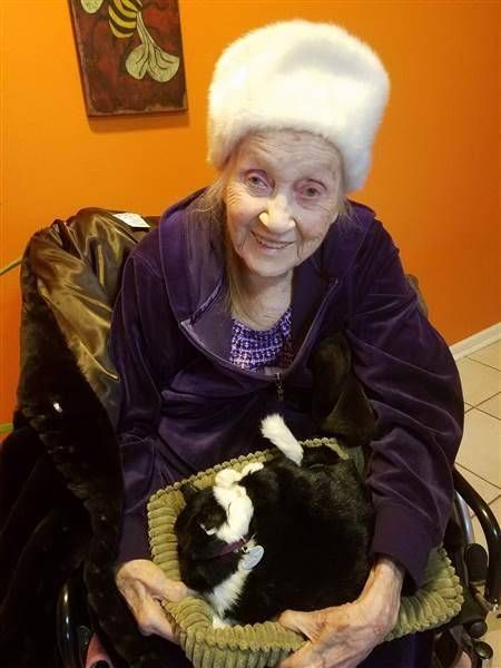 102岁美国老人分享了长寿秘诀:每天吃两块它!