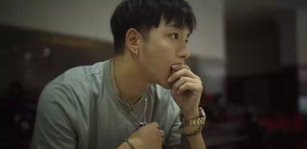 何展成和黄景行谁厉害?两位世界级,街舞大神实