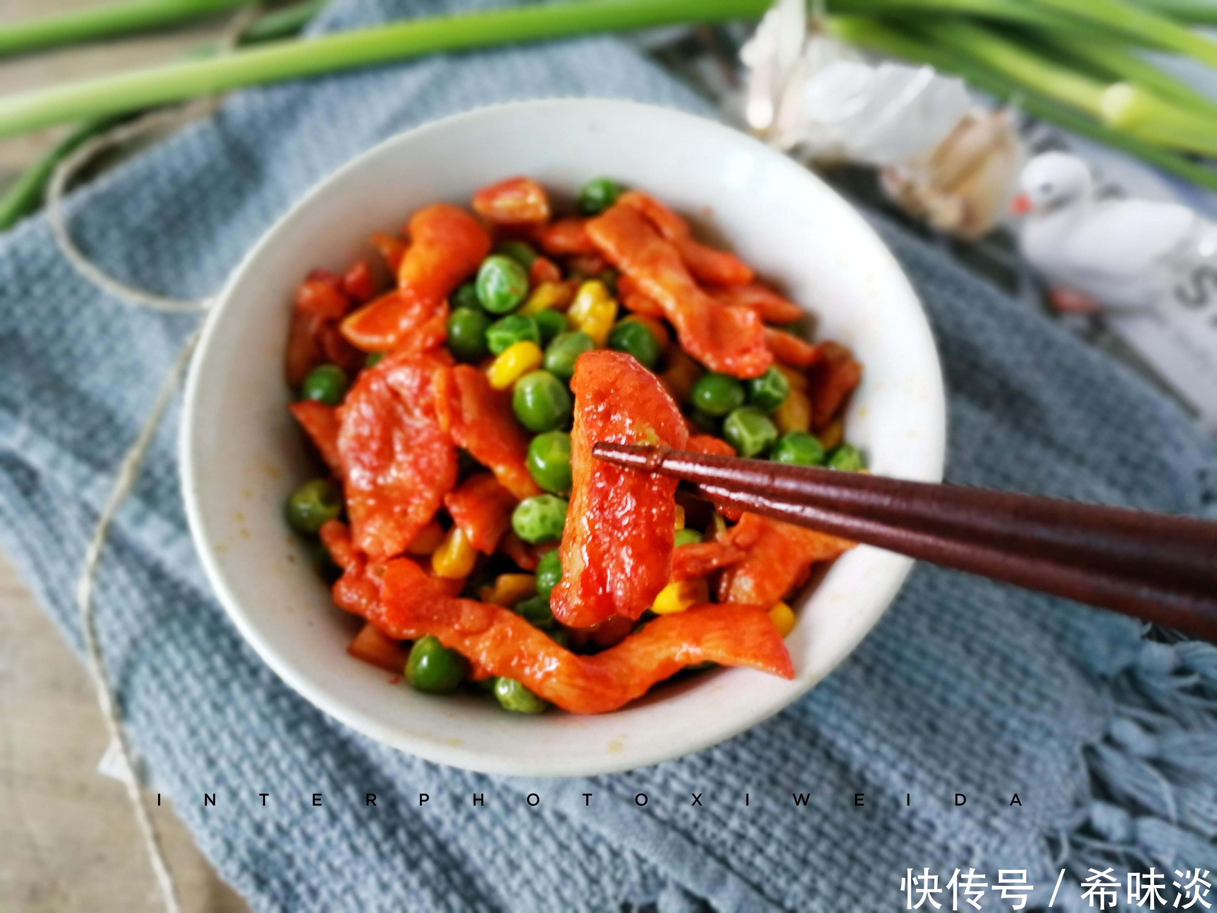 天热了就做快手菜,有荤有素,鲜香入味,端上桌吃精光