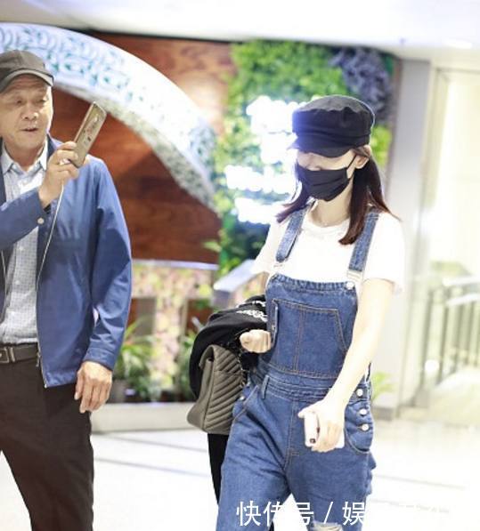 马蓉现身机场,被大爷穷追,照片放大后竟发现了