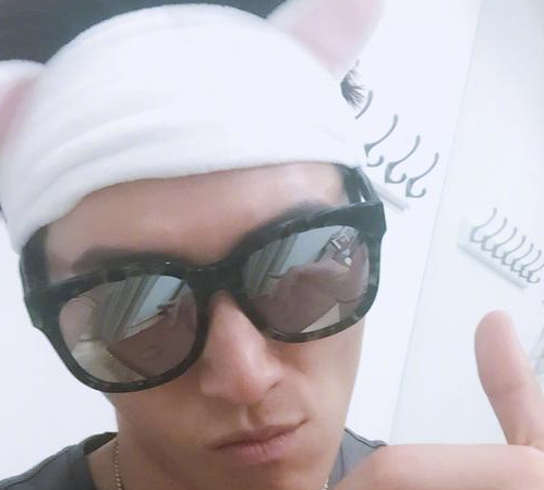 窦骁晒兔耳朵萌照 谁还不是小公举咋地