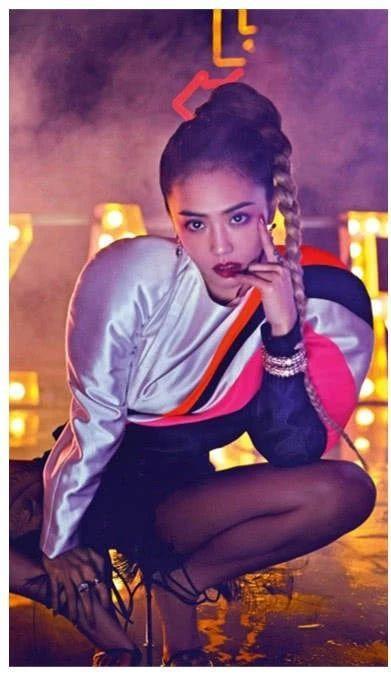 范丞丞撞衫何炅竟输了,只因行程太满累到眼睛