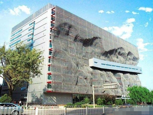 中国最丑的十大建筑，连外国的游客都看不下去了，直呼太丑