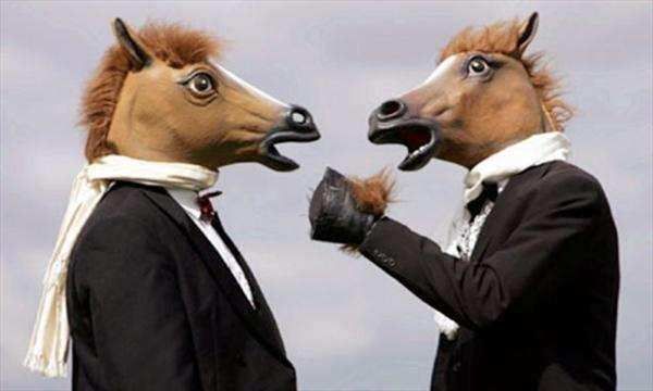 男子频频给老板打小报告遭同事质问被打残 警