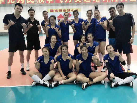 女排亚洲杯14人揭晓!刘晏含领衔 18岁美女主攻抢镜 女排亚洲杯14人揭晓!刘晏含领衔 18岁美女主攻抢镜