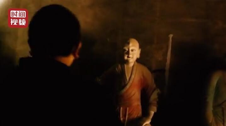 自媒体偷拍敦煌壁画后传播 官方:强光会破坏壁画已责令其删除 自媒体偷拍敦煌壁画后传播 官方:强光会破坏壁画已责令其删除