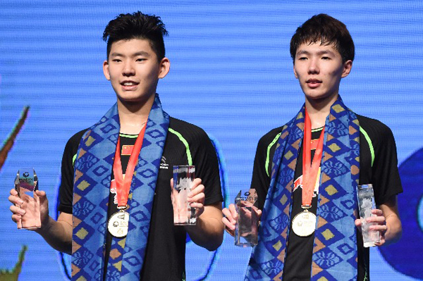 身高均超过1米90的李俊慧与刘雨辰的男双组合现世界排名第一,在四对