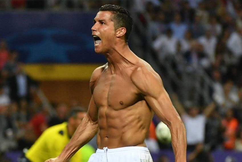 33岁C罗体测结果:体脂7%如20岁!赵旭日:球员