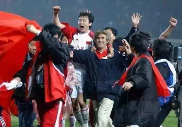 国足有救了?国足恩师米卢支招里皮,球迷:针针