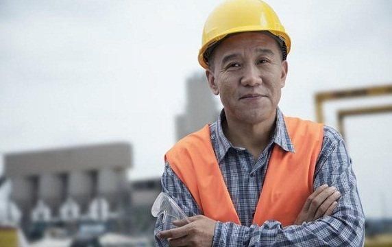 劳动法规定:员工连续工作满十年,合同期满后单位无权辞退!