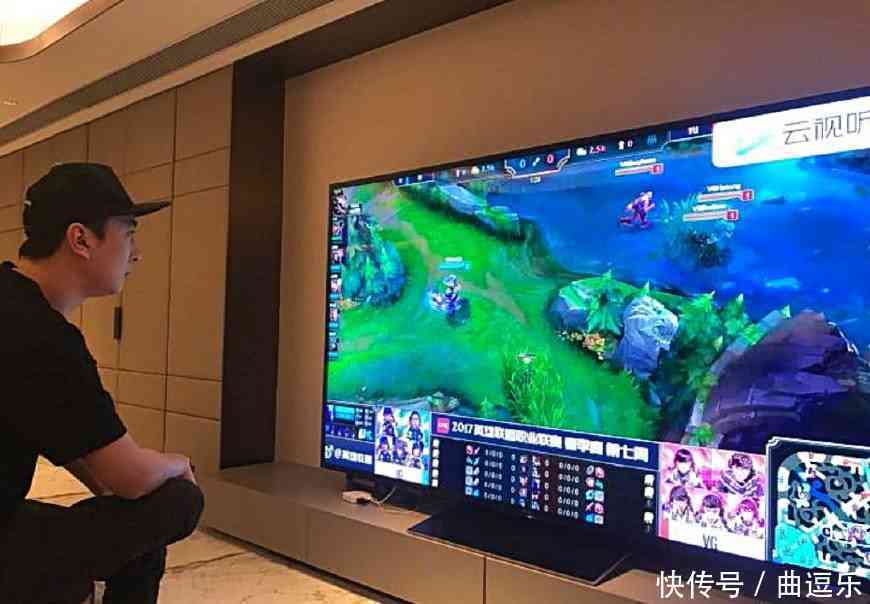 王思聪豪到什么地步?彩电100寸,全球第一台,餐