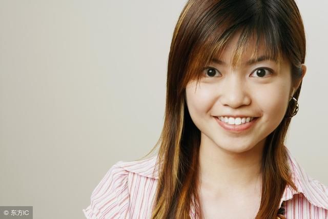 女儿再婚,举办婚礼里收到一条短信,我哭红了眼
