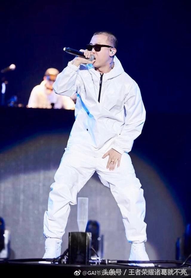 帝师锤UU:李易峰艹粉,骂Gai傻X UU回应:我只是