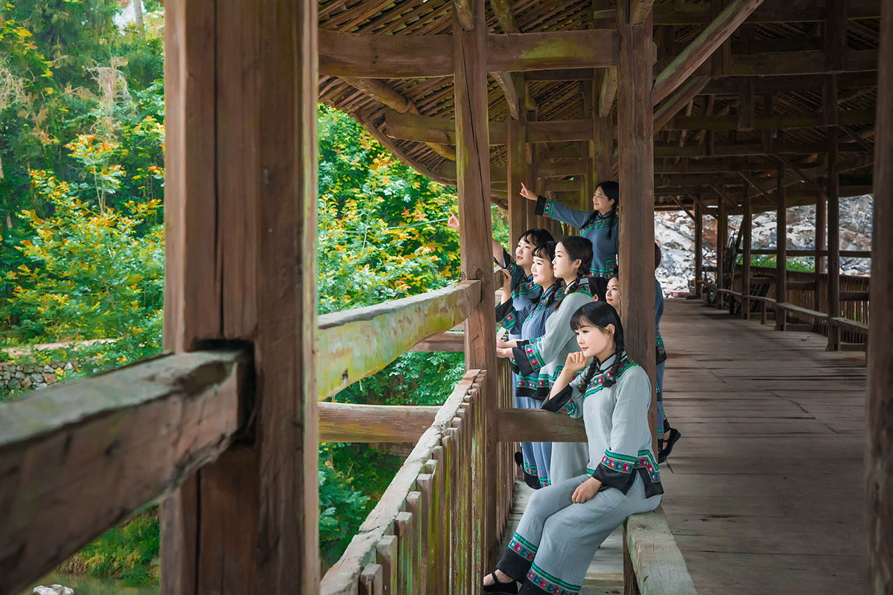 高山有好水,美女在今生