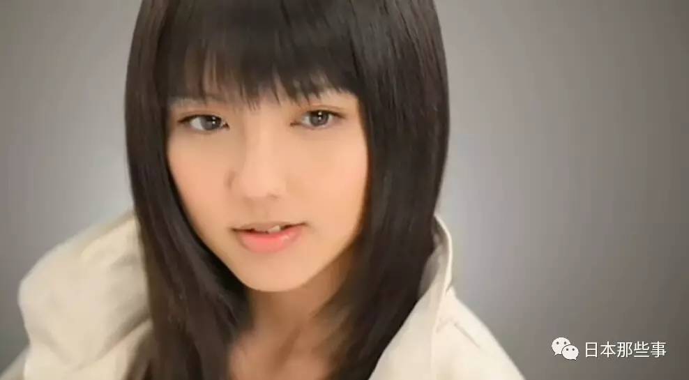 大家比较熟悉的比如《我们都是超能力者》中男主角的同班同学浅见纱英